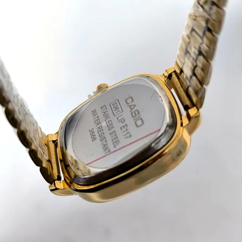 ساعت زنانه کاسیو مربعی