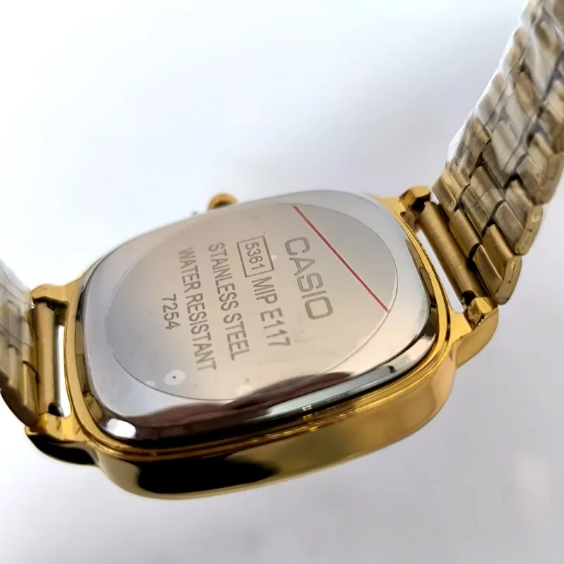 ساعت مردانه کاسیو مربعی