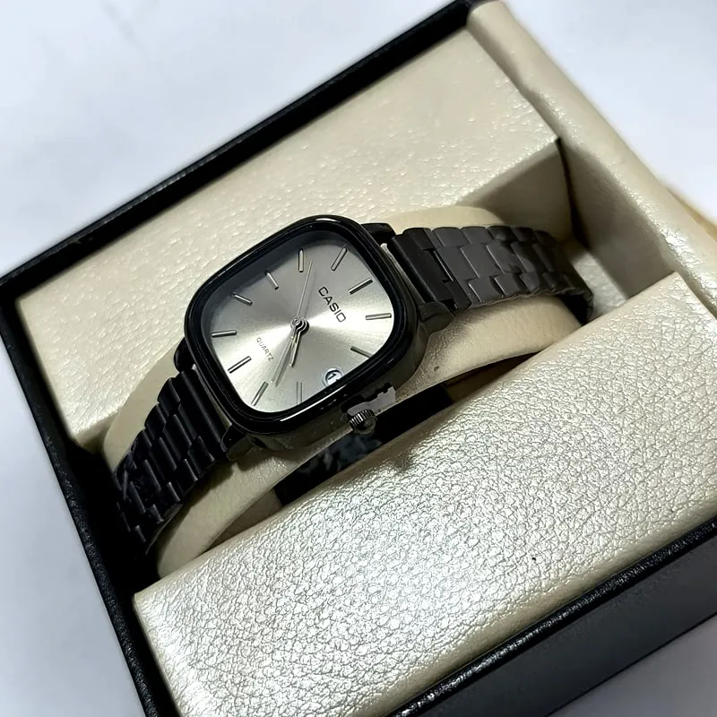 ساعت زنانه کاسیو مربعی