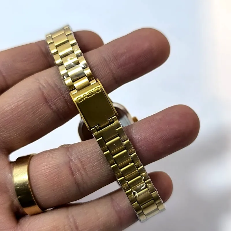 ساعت زنانه کاسیو مربعی